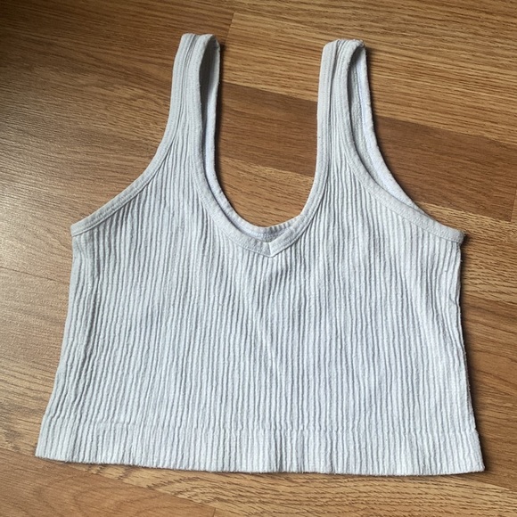 Cropped Tank​ - Picture 2 of 3